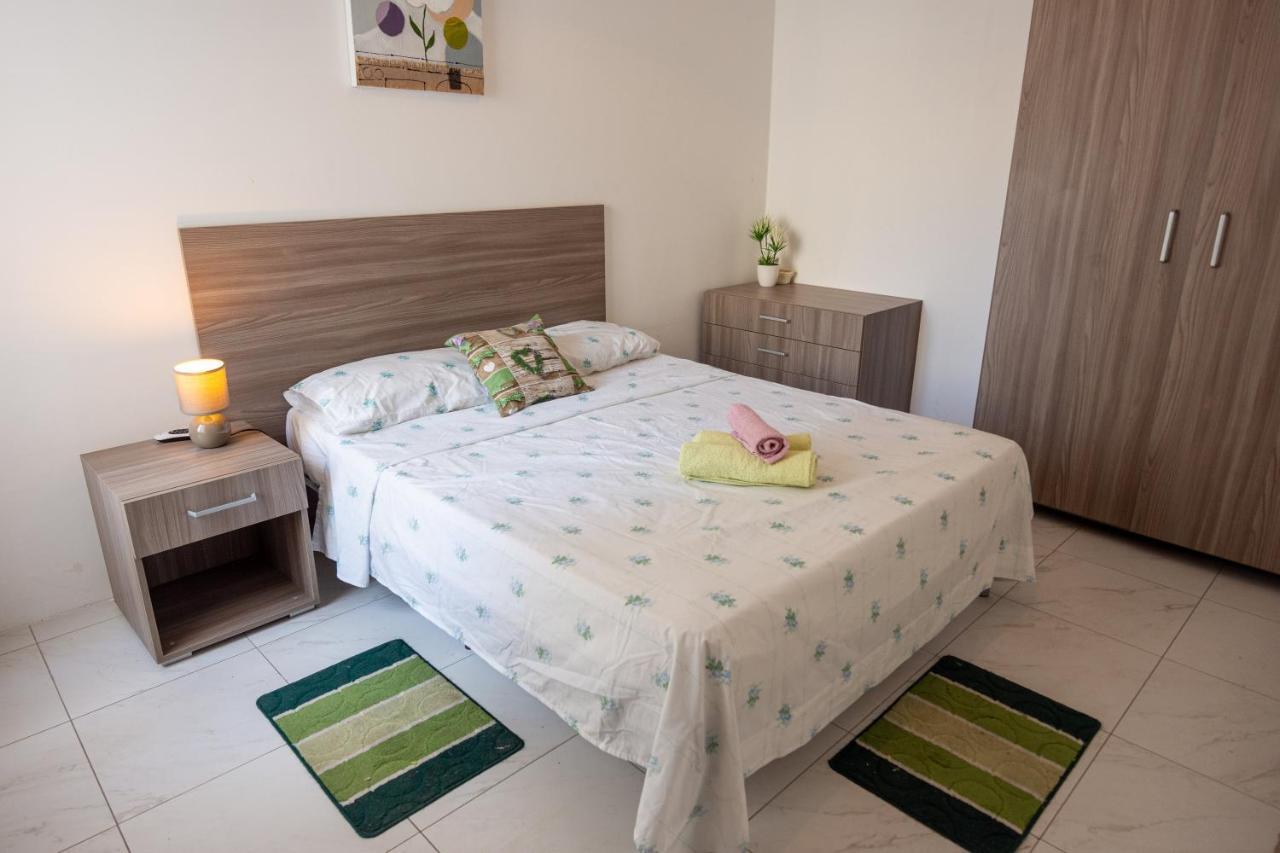 Seafront Apartment Between Valletta And Sliema Msida Kültér fotó